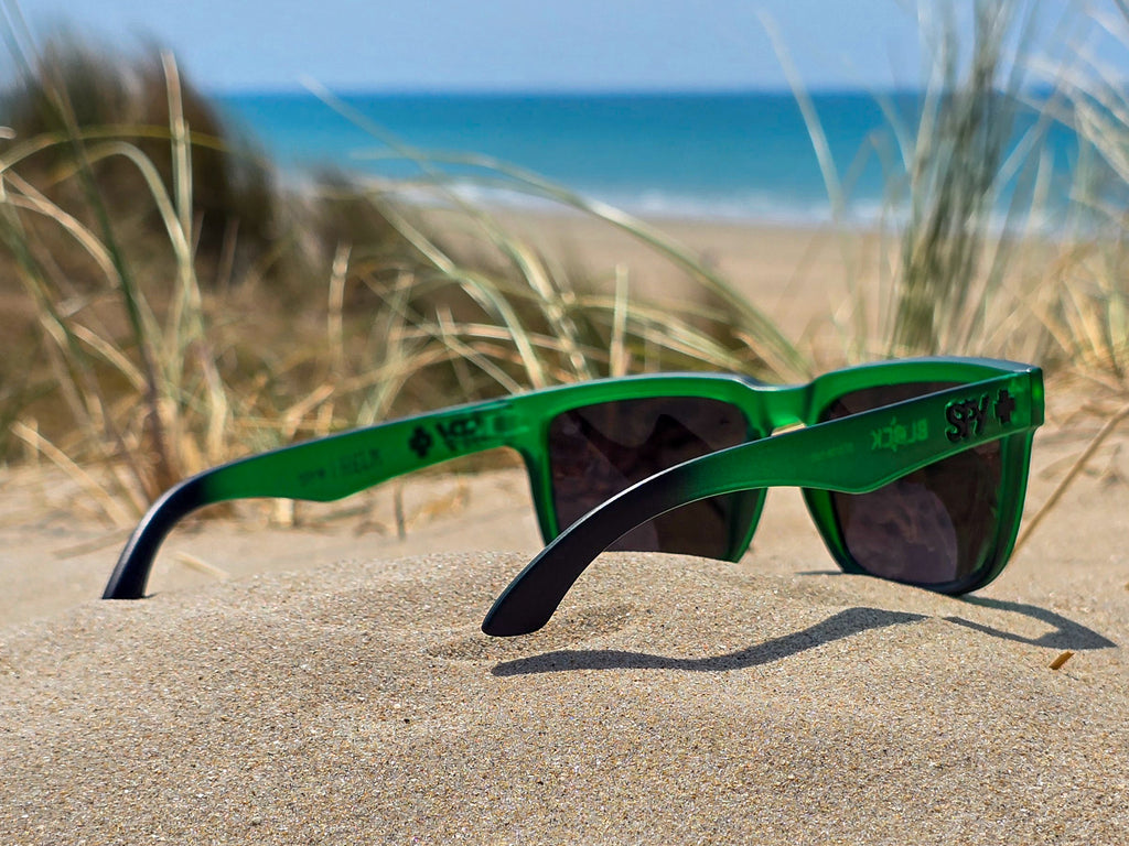 Lunettes de Soleil Homme/Femme  - Monture Carrée Vert Translucide & Verres Miroir Bleu - Protection UV