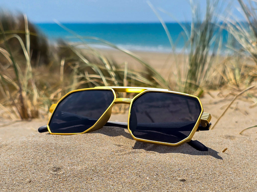 Lunettes de Soleil Homme Géométriques Noires et Dorées - Style Aviateur Carré - Protection UV400 -